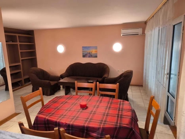 Дава се под наем Тристаен апартамент в Пловдив, Център - 100 кв.м за 475 € - Снимка #1