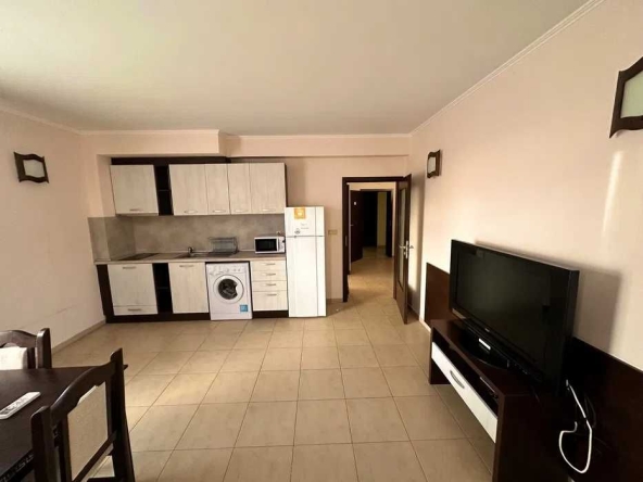 Дава се под наем Тристаен апартамент в к.к. Слънчев бряг - 100 кв.м за 178.5 € - Снимка #1