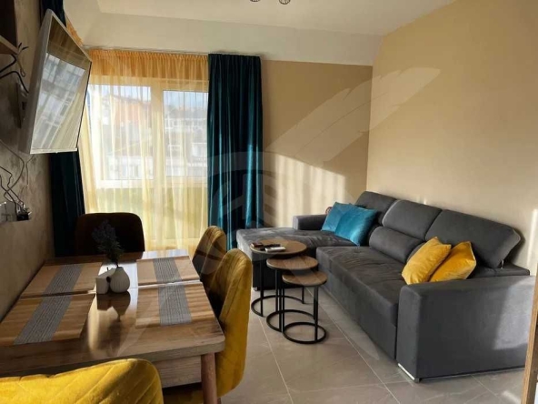 Дава се под наем Тристаен апартамент в Варна, Център - 73 кв.м за 900 € - Снимка #1