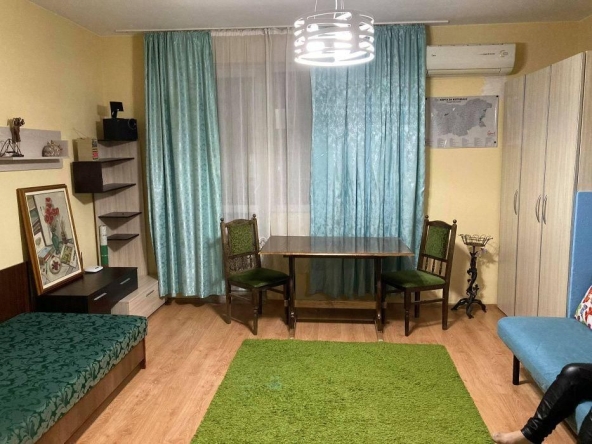 Дава се под наем Едностаен апартамент в Варна, Левски - 35 кв.м за 250 € - Снимка #1