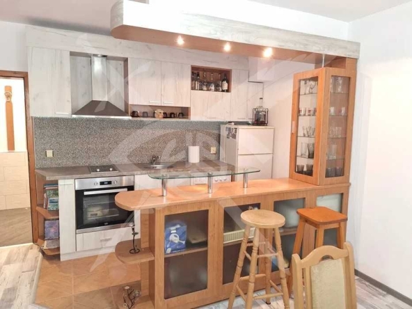 Дава се под наем Двустаен апартамент в Варна, Колхозен пазар - 50 кв.м за 400 € - Снимка #1