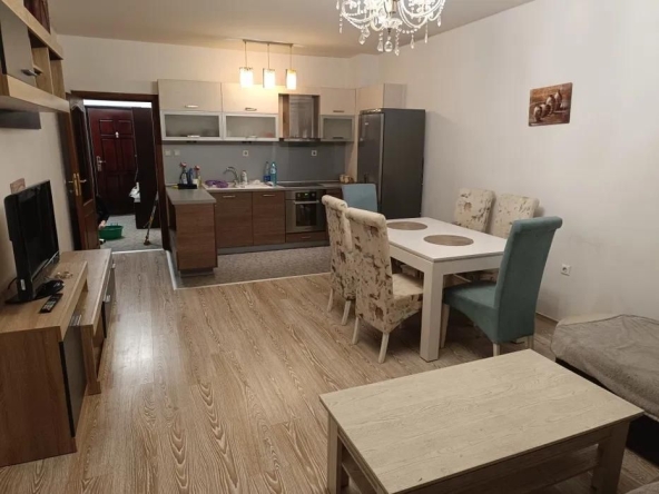 Дава се под наем Тристаен апартамент в Пловдив, Център - 90 кв.м за 484.5 € - Снимка #1