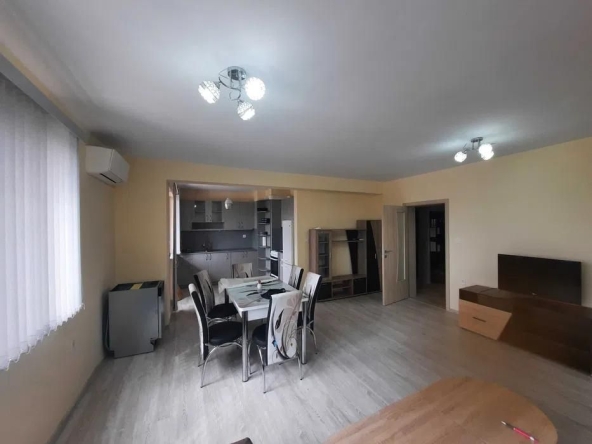 Дава се под наем Тристаен апартамент в Пловдив, Остромила - 118 кв.м за 600 € - Снимка #1