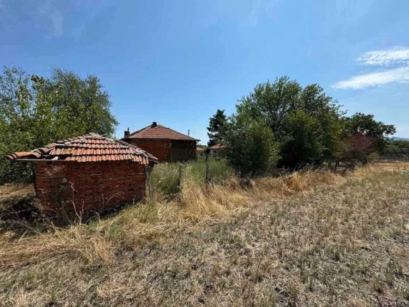 Парцел в с. Бяла река, Област Пловдив - 4200 кв.м за 6 €/кв.м - Снимка #1