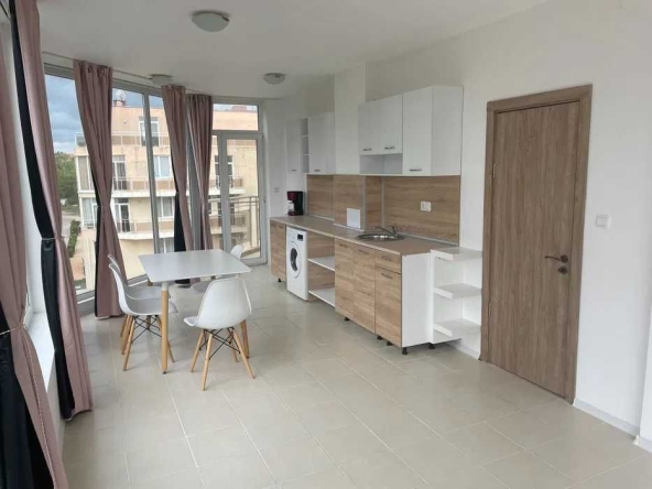 Тристаен апартамент в к.к. Слънчев бряг - 81 кв.м за 717 €/кв.м - Снимка #1