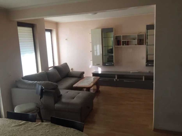 Тристаен апартамент в Бургас, Възраждане - 110 кв.м за 765 €/кв.м - Снимка #1