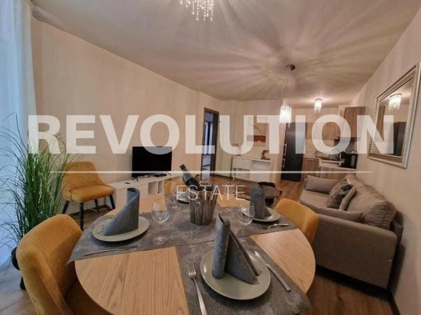 Дава се под наем Тристаен апартамент в Варна, Гръцка махала - 93 кв.м за 1050 € - Снимка #1