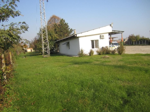 Склад в Полски Тръмбеш - 8500 кв.м за 40 €/кв.м - Снимка #1