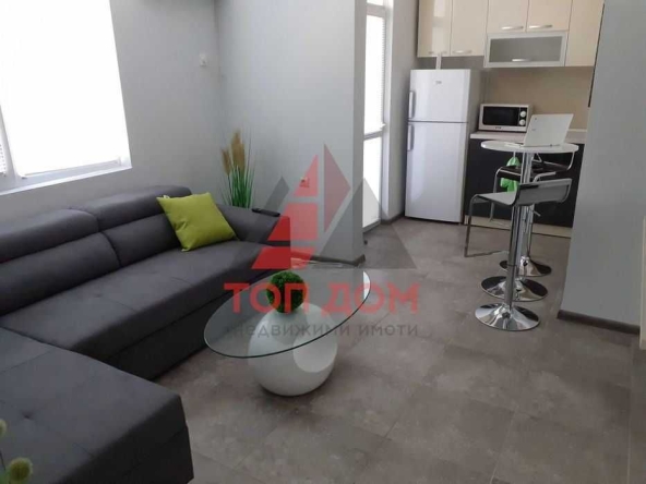 Дава се под наем Тристаен апартамент в Варна, Център - 80 кв.м за 714 € - Снимка #1