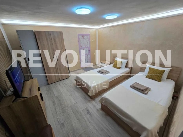 Дава се под наем Двустаен апартамент в Варна, Център - 40 кв.м за 350 € - Снимка #1