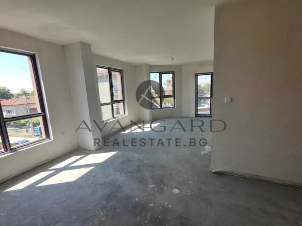 Тристаен апартамент в Пловдив, Прослав - 128 кв.м за 1372 €/кв.м - Снимка #1