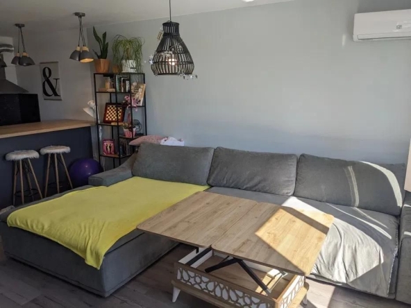 Дава се под наем Двустаен апартамент в Пловдив, Остромила - 70 кв.м за 375 € - Снимка #1