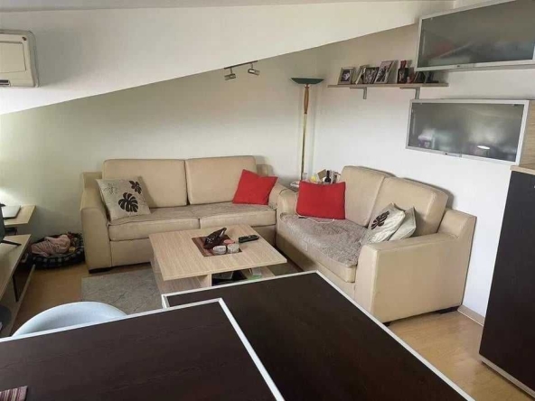 Дава се под наем Двустаен апартамент в София, Център - 65 кв.м за 402.9 € - Снимка #1