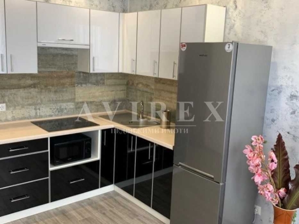 Дава се под наем Едностаен апартамент в Пловдив, Център - 36 кв.м за 153 € - Снимка #1