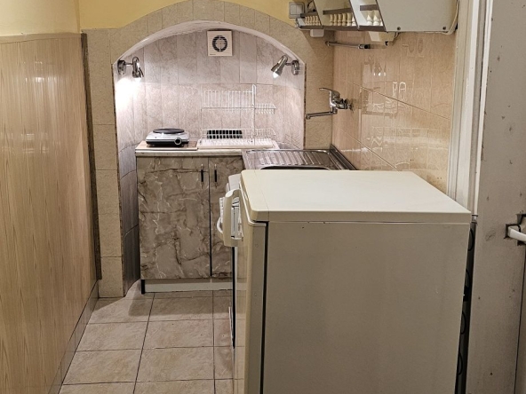 Дава се под наем Едностаен апартамент в Перник, Център - 36 кв.м за 265.2 € - Снимка #1