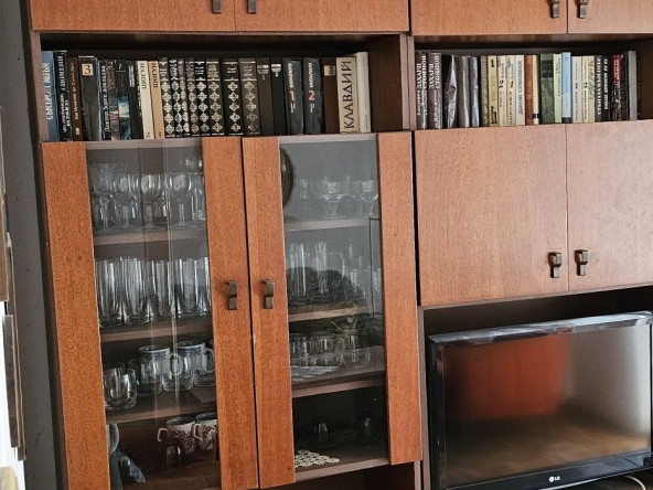 Дава се под наем Тристаен апартамент в Стара Загора, Ремиза - 75 кв.м за 204 € - Снимка #1