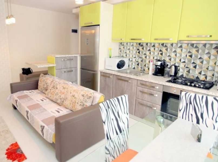 Дава се под наем Едностаен апартамент в Пловдив, Център - 45 кв.м за 204 € - Снимка #1