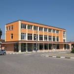 Магазин в Две могили - 2000 кв.м за 204 €/кв.м - Снимка #1