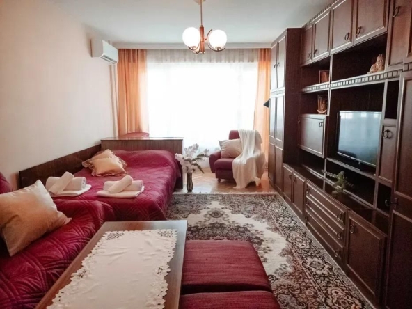 Дава се под наем Тристаен апартамент в Варна, Младост 2 - 70 кв.м за 448.8 € - Снимка #1