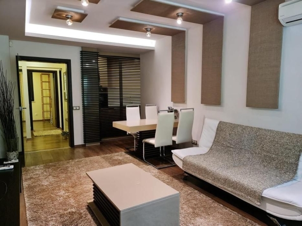 Дава се под наем Тристаен апартамент в София, Лозенец - 86 кв.м за 900 € - Снимка #1