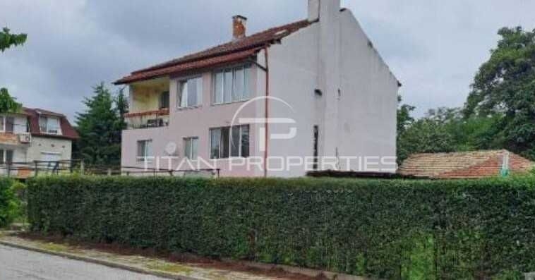 Къща в Пловдив, Прослав - 300 кв.м за 757 €/кв.м - Снимка #1