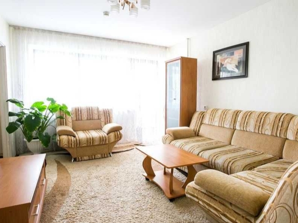 Дава се под наем Двустаен апартамент в Пловдив, Южен - 60 кв.м за 255 € - Снимка #1