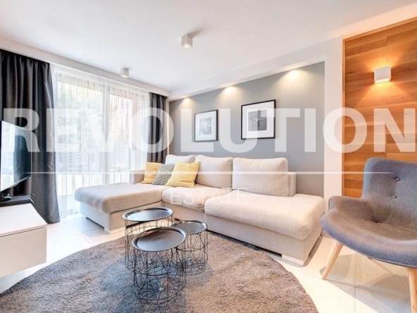 Дава се под наем Къща в Варна, м-т Евксиноград - 480 кв.м за 7000 € - Снимка #1