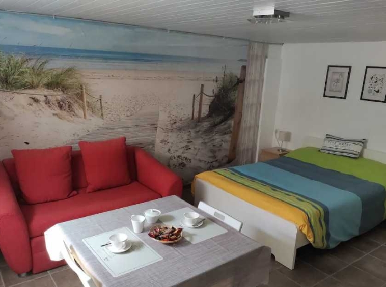 Дава се под наем Едностаен апартамент в Пловдив, Гагарин - 45 кв.м за 204 € - Снимка #1