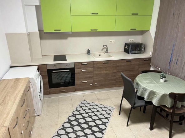 Дава се под наем Тристаен апартамент в Пловдив, Южен - 148 кв.м за 600 € - Снимка #1