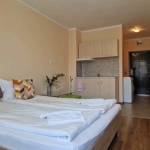 Дава се под наем Едностаен апартамент в Бургас, Лазур - 27 кв.м за 280.5 € - Снимка #1