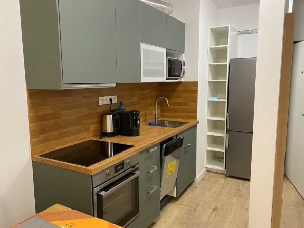 Дава се под наем Двустаен апартамент в Пловдив, Гагарин - 60 кв.м за 285.6 € - Снимка #1