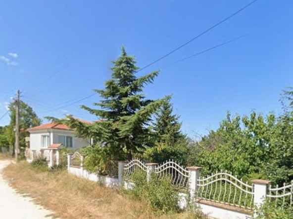 Дава се под наем Къща в с. Близнаци, Област Варна - 150 кв.м за 408 € - Снимка #1