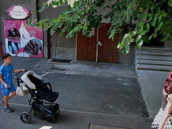 Дава се под наем Гараж / Паркомясто в София, Лозенец - 15 кв.м за 153 € - Снимка #1