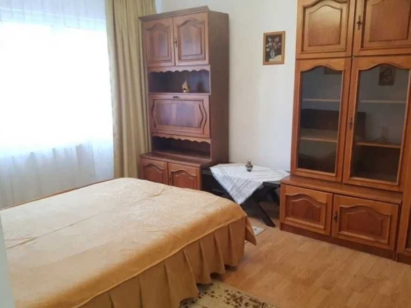 Дава се под наем Едностаен апартамент в Пловдив, Изгрев - 30 кв.м за 178.5 € - Снимка #1