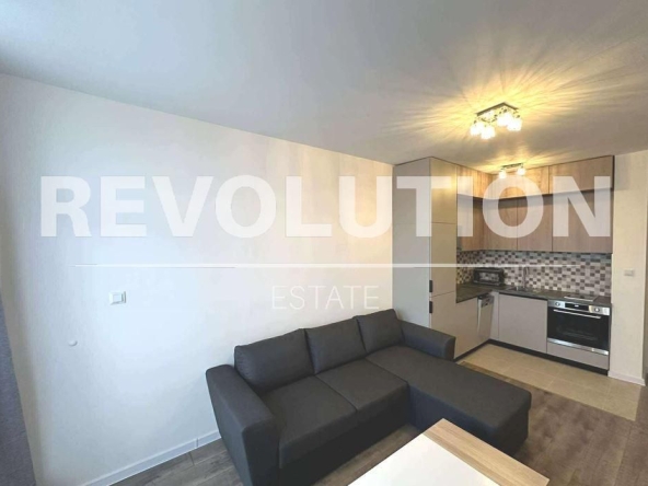 Дава се под наем Едностаен апартамент в Варна, Център - 35 кв.м за 400 € - Снимка #1