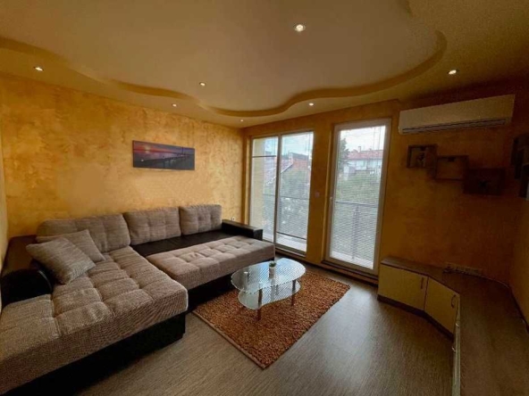Дава се под наем Едностаен апартамент в София, Център - 60 кв.м за 468.69 € - Снимка #1