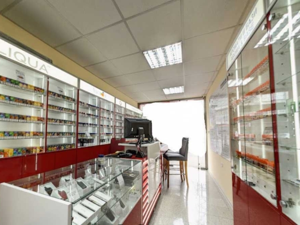 Дава се под наем Магазин в Пловдив, Център - 20 кв.м за 657.9 € - Снимка #1