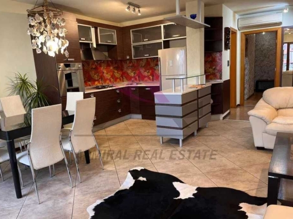 Дава се под наем Двустаен апартамент в Варна, Колхозен пазар - 75 кв.м за 575 € - Снимка #1