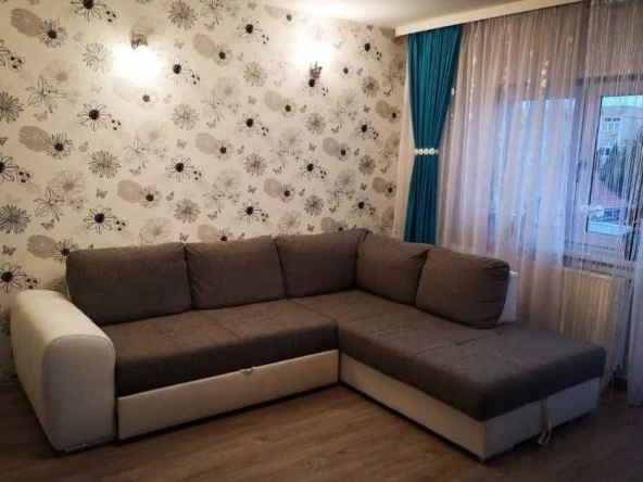 Дава се под наем Едностаен апартамент в Пловдив, Център - 28 кв.м за 153 € - Снимка #1