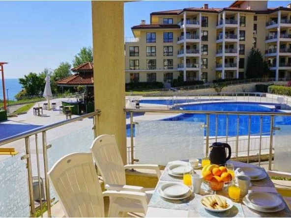 Двустаен апартамент в Варна, Център - 80 кв.м за 535 €/кв.м - Снимка #1
