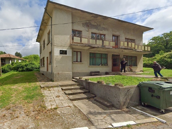 Къща в с. Могилино, Област Русе - 340 кв.м за 75 €/кв.м - Снимка #1