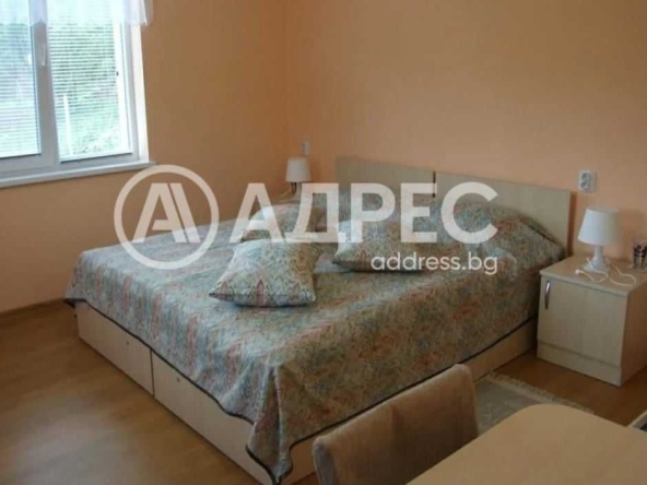 Къща в с. Марчино, Област Търговище - 445 кв.м за 106 €/кв.м - Снимка #1