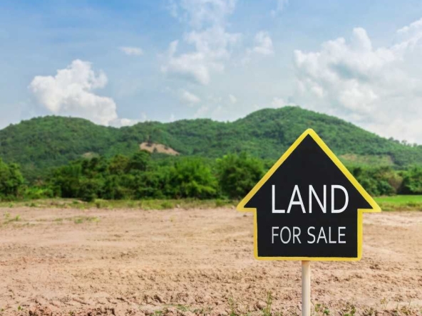 Земеделски имот в с. Червен, Област Пловдив -  кв.м за 12750 €/дка - Снимка #1