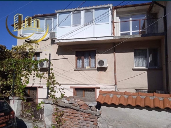 Тристаен апартамент в Хасково, Дружба 1 - 70 кв.м за 1312 €/кв.м - Снимка #1