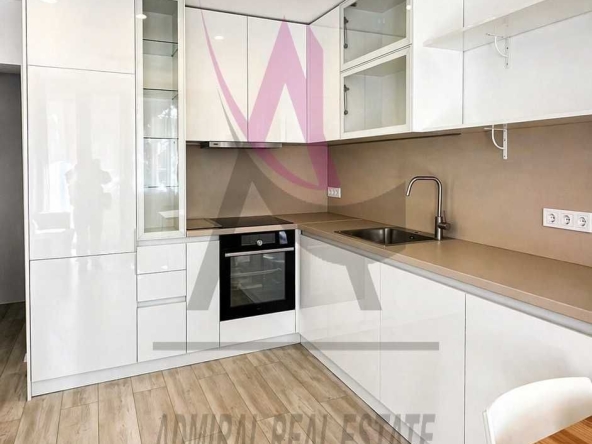 Дава се под наем Тристаен апартамент в Варна, Бриз - 80 кв.м за 897.6 € - Снимка #1