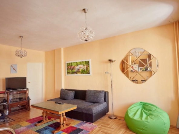 Дава се под наем Двустаен апартамент в София, Лозенец - 75 кв.м за 650 € - Снимка #1