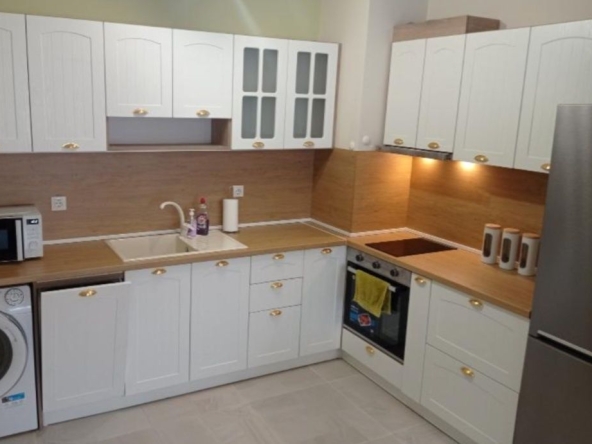 Дава се под наем Двустаен апартамент в Пловдив, Тракия - 70 кв.м за 510 € - Снимка #1