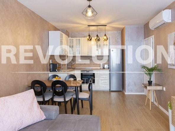 Дава се под наем Двустаен апартамент в Варна, Център - 73 кв.м за 800 € - Снимка #1