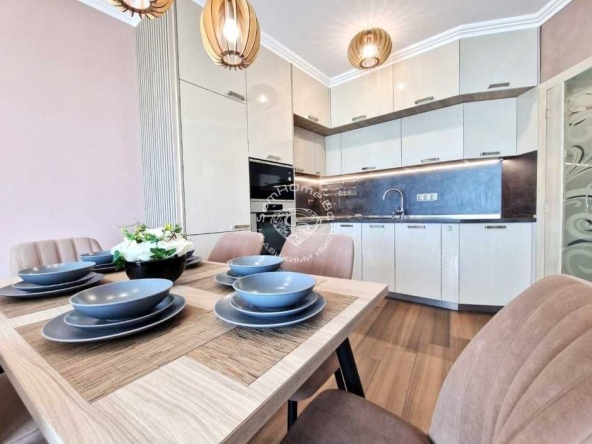 Дава се под наем Двустаен апартамент в Варна, Бриз - 70 кв.м за 1000 € - Снимка #1