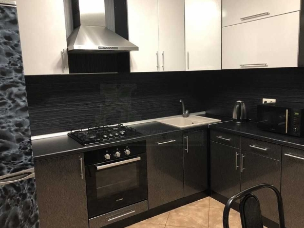 Дава се под наем Двустаен апартамент в Пловдив, Център - 65 кв.м за 331.5 € - Снимка #1